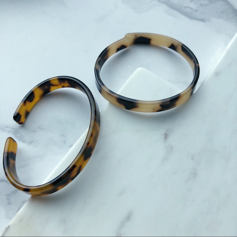 One piece - Brown Tortoise Resin Cuff Bracelet - Picture 6 of 8